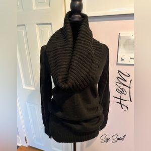 H&M Women’s Black Sweater Size Small